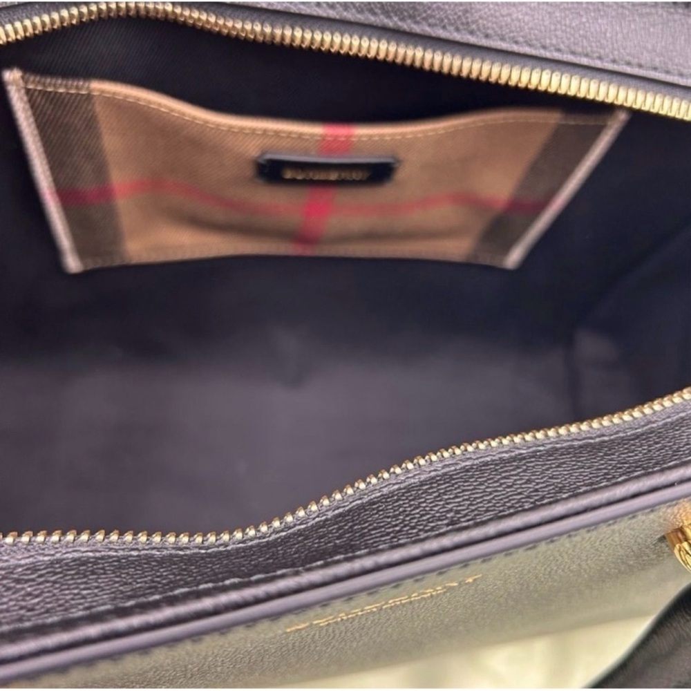 Women's Burberry Banwell classic check leather bag with detachable strap - Picture 5 of 15